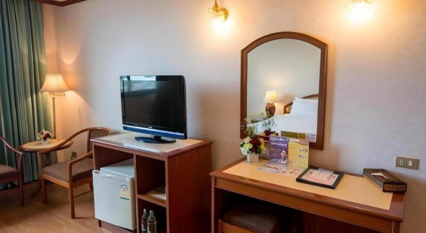 K.P. Grand Hotel Chanthaburi Buitenkant foto